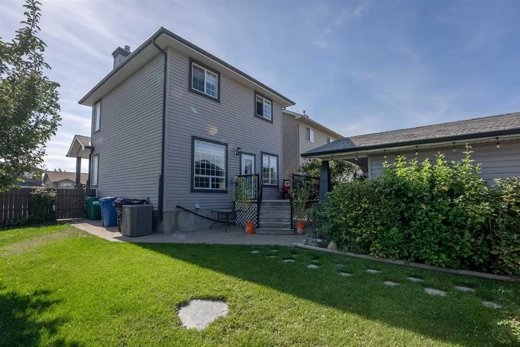 53 Peigan Court W