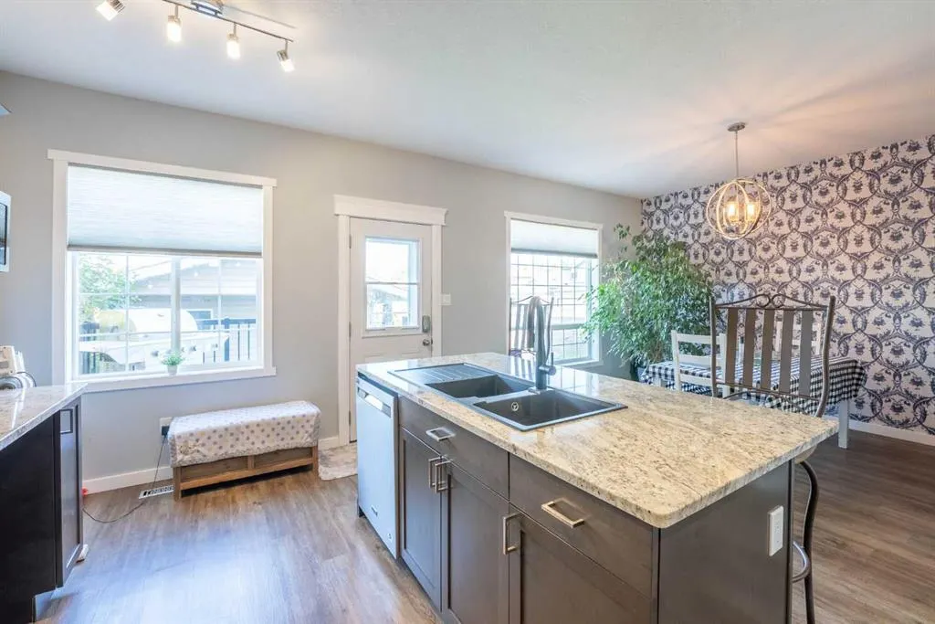 53 Peigan Court W