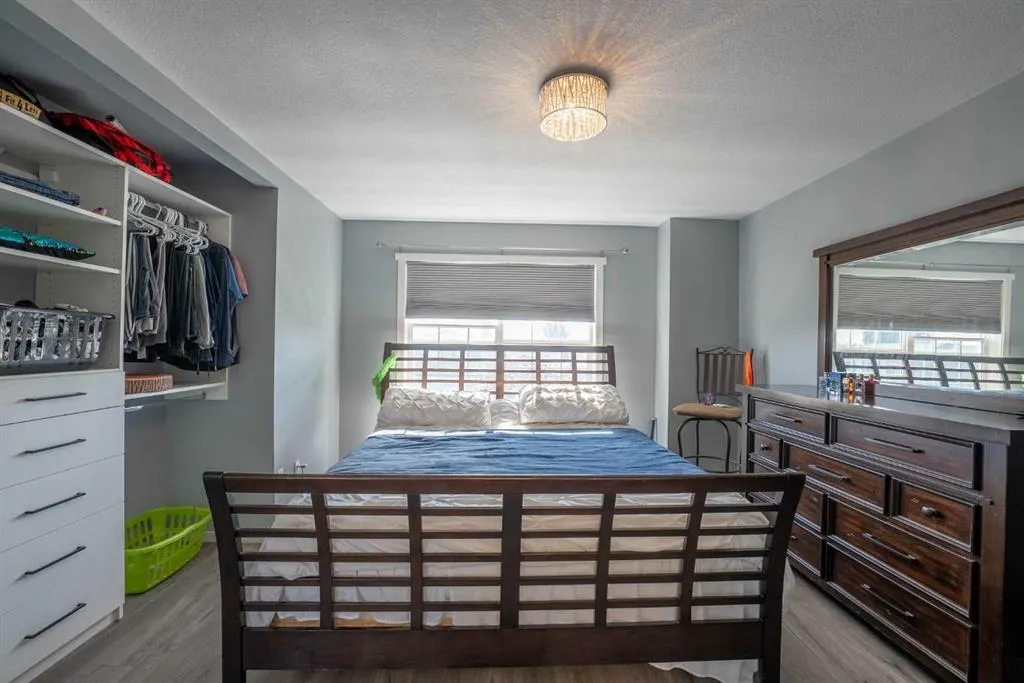 53 Peigan Court W