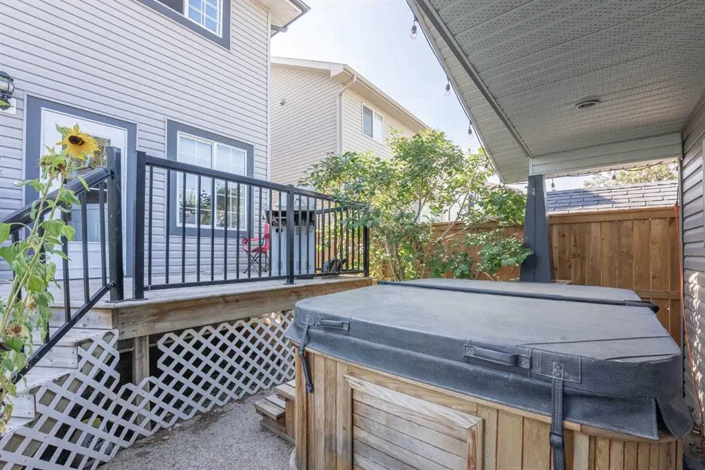 53 Peigan Court W