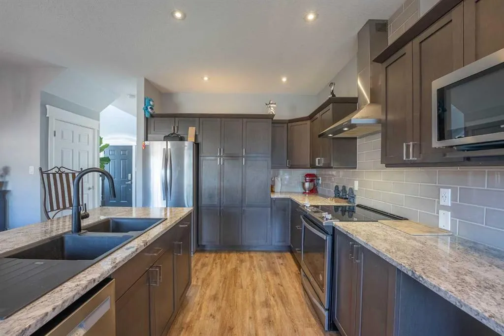 53 Peigan Court W