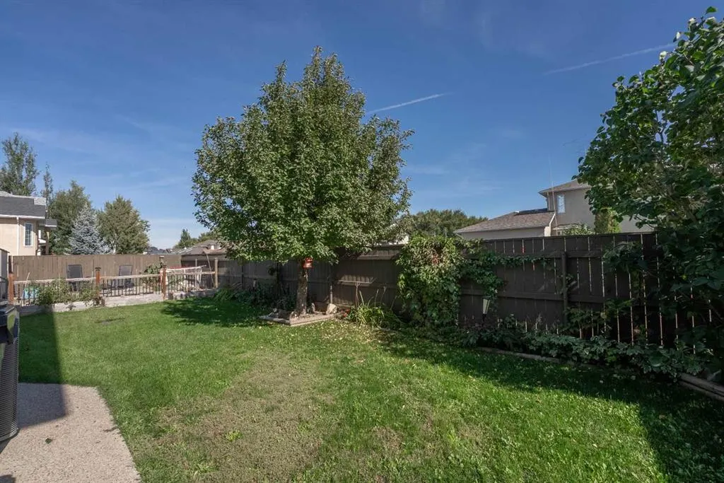 53 Peigan Court W
