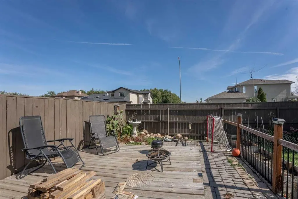 53 Peigan Court W
