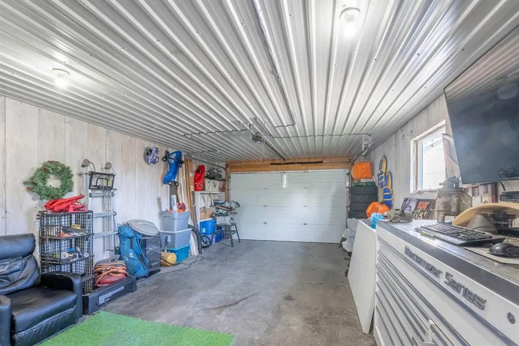 53 Peigan Court W