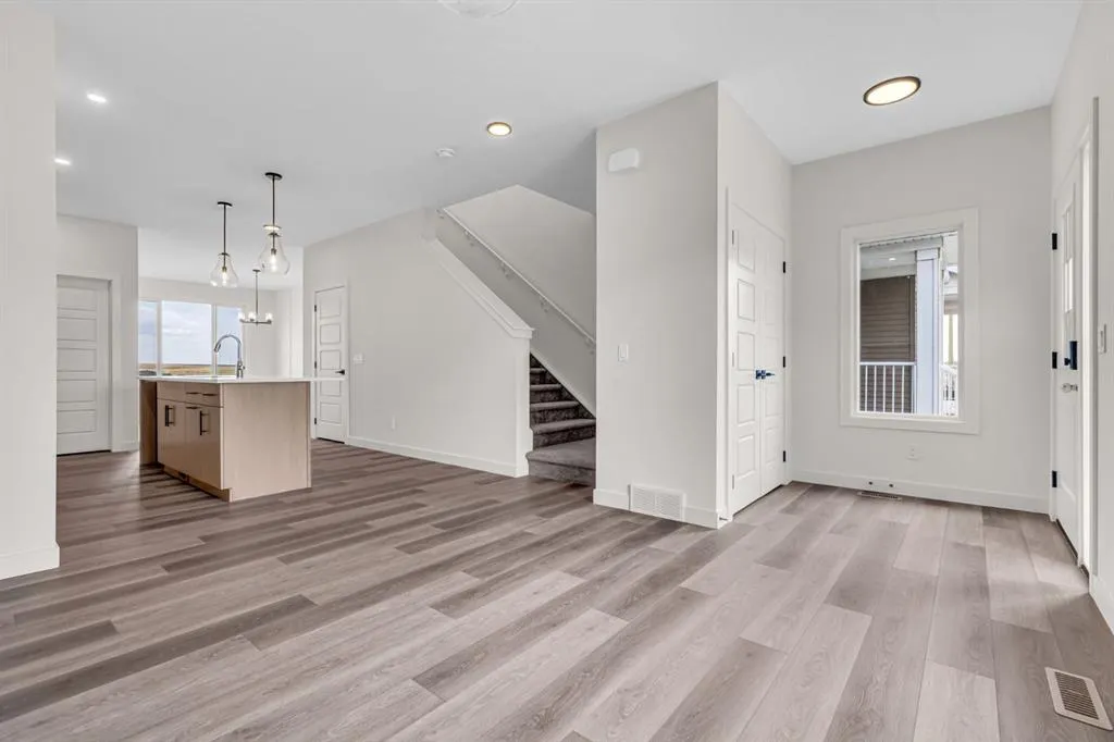 178 Lanark Gate SE