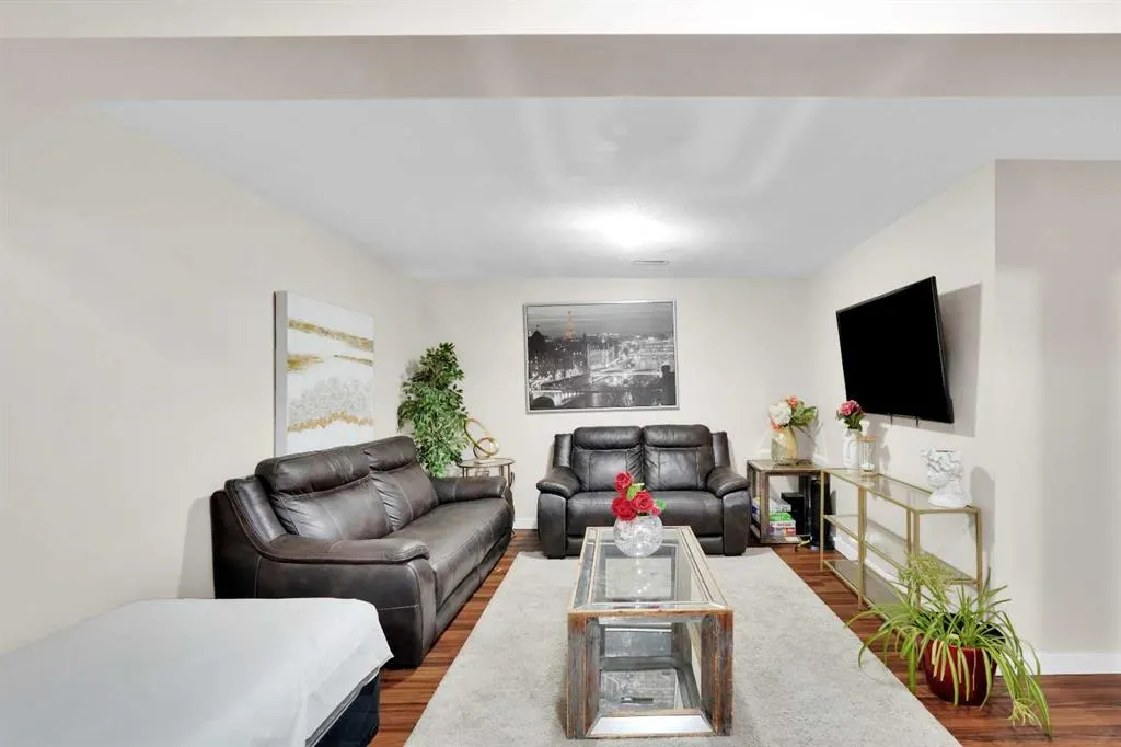 63 Everglen Rise SW