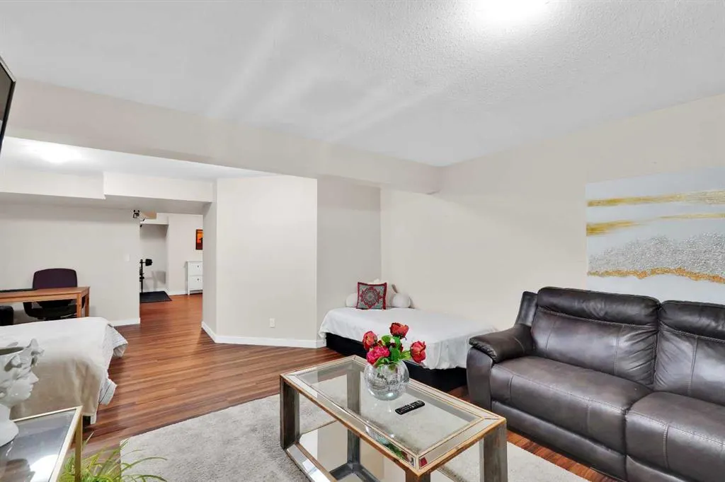 63 Everglen Rise SW