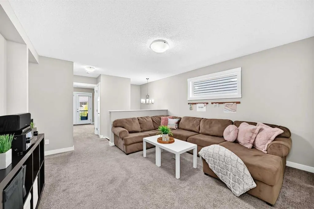 84 Seton Terrace SE