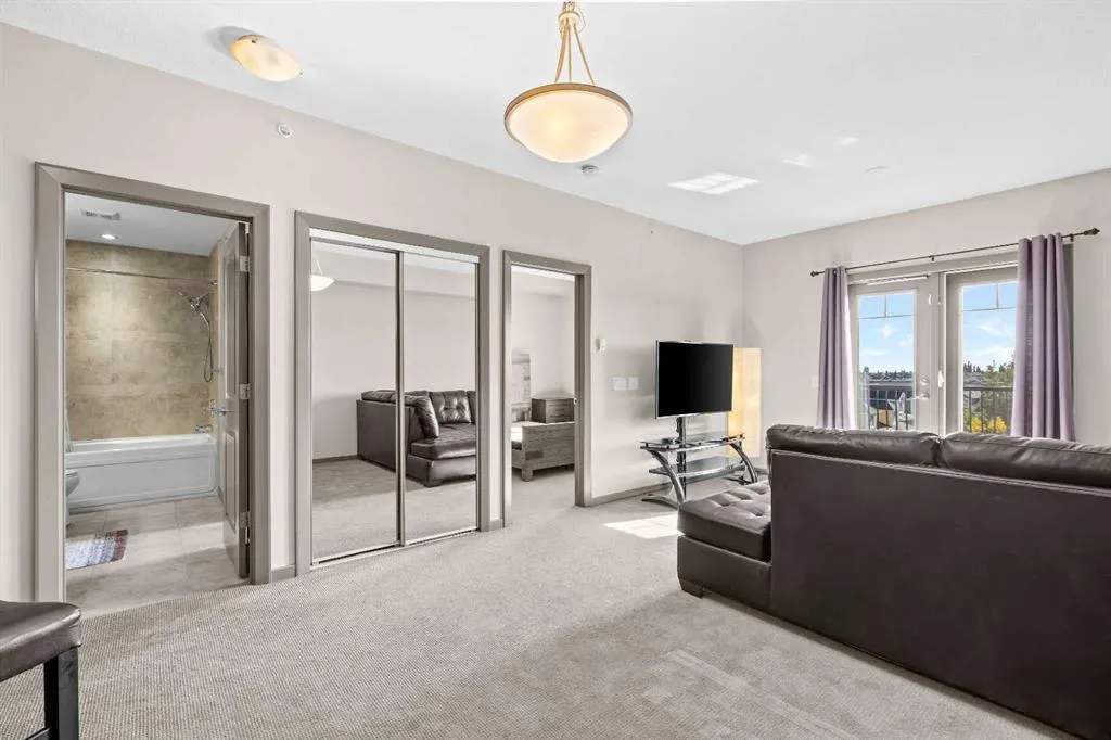 310 Mckenzie Towne Gate SE #3406