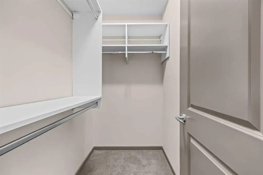 310 Mckenzie Towne Gate SE #3406