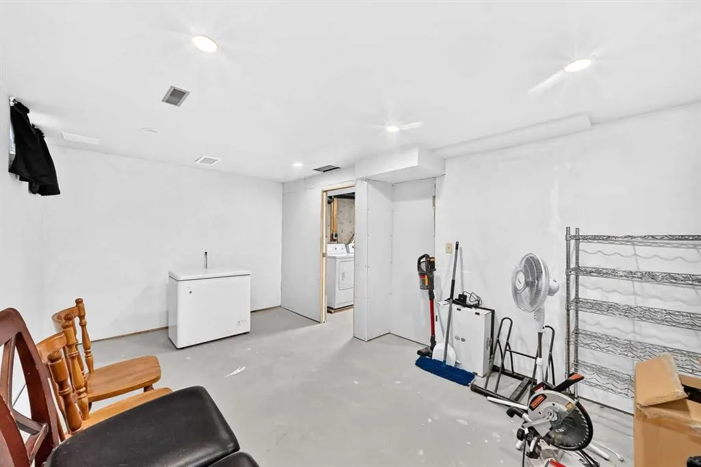 803 Varsity Estates Drive NW #16