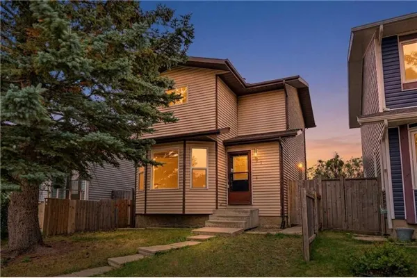 61 Falmere Way NE