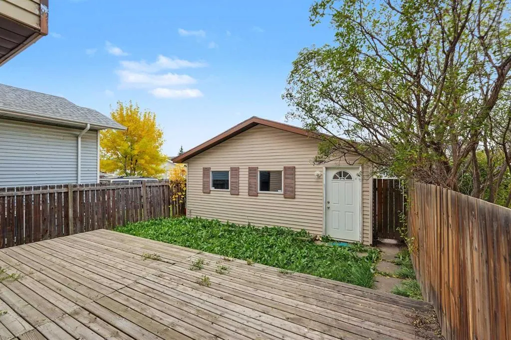 61 Falmere Way NE