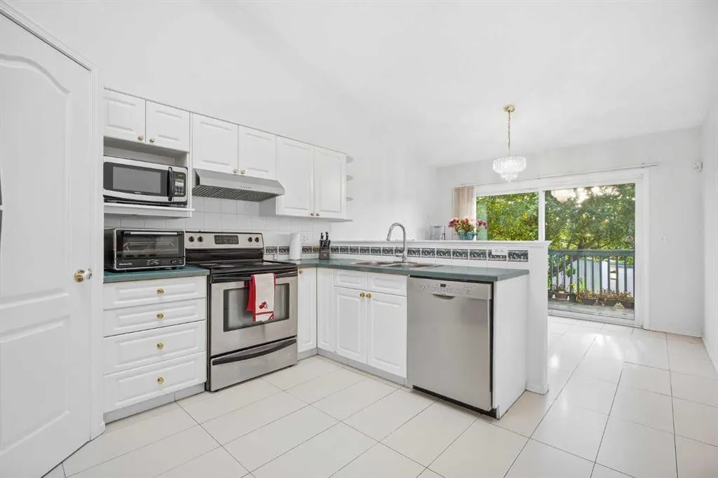 132 San Diego Green NE
