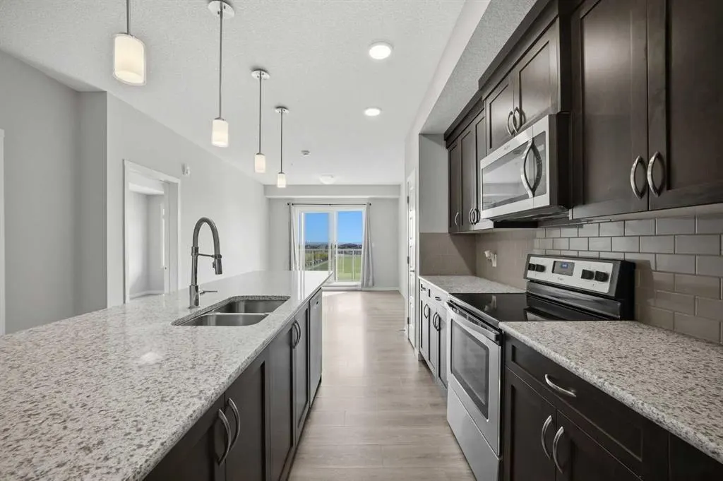 20 Seton Park SE #330