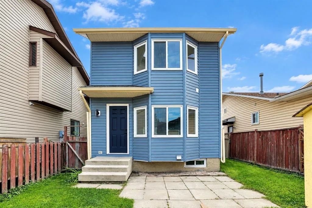 63 Martindale Crescent NE