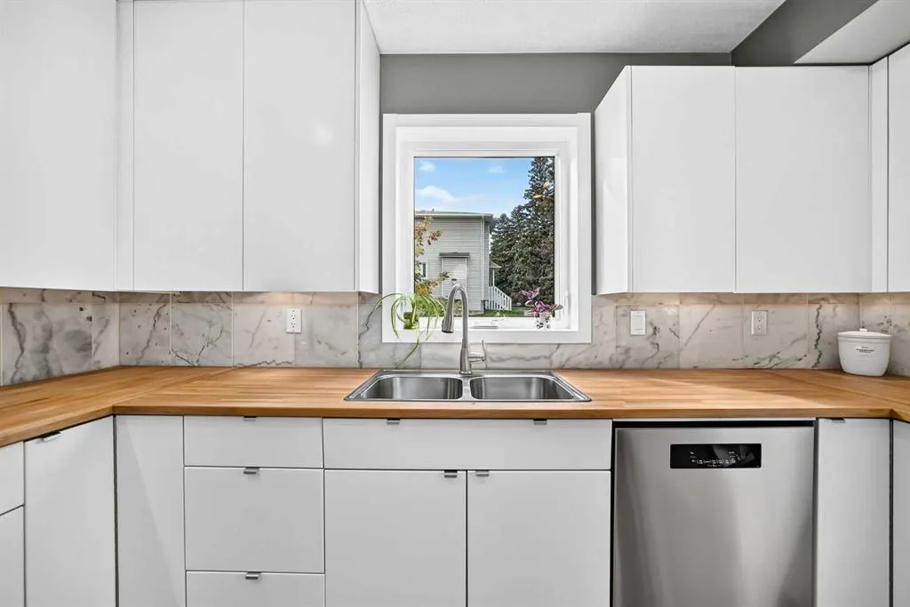 555 Killarney Glen Court SW