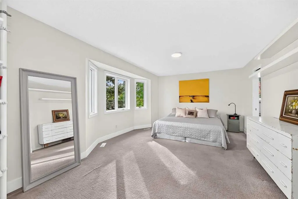 555 Killarney Glen Court SW