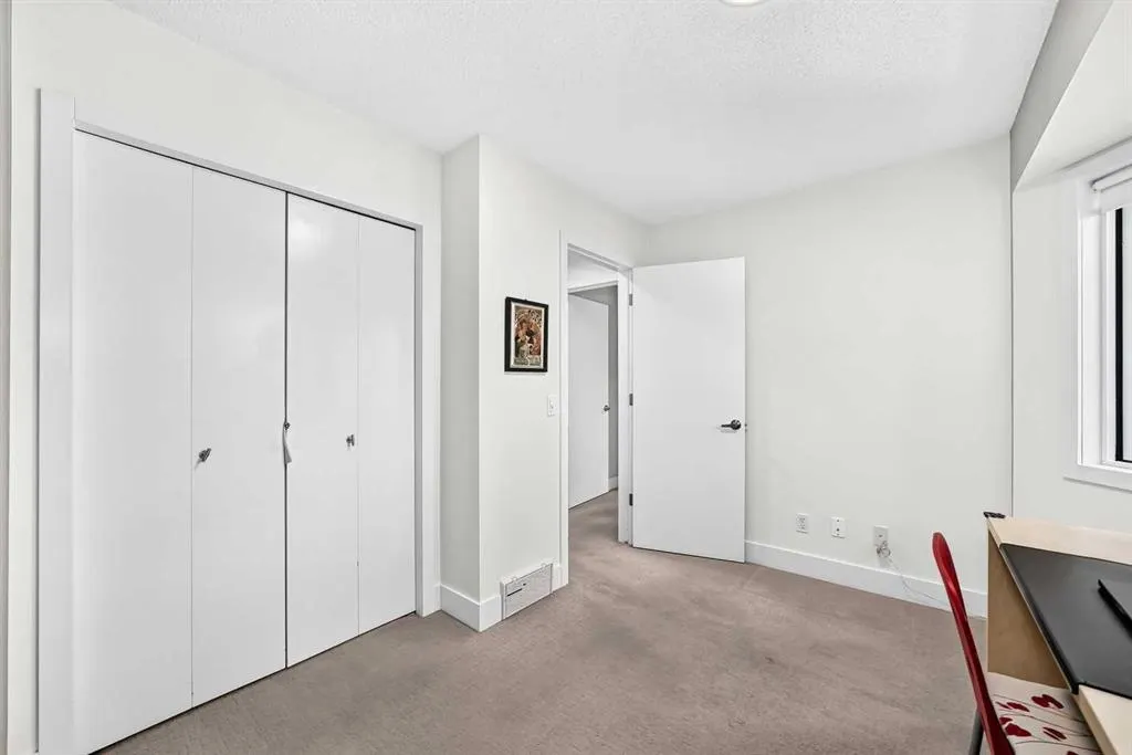 555 Killarney Glen Court SW