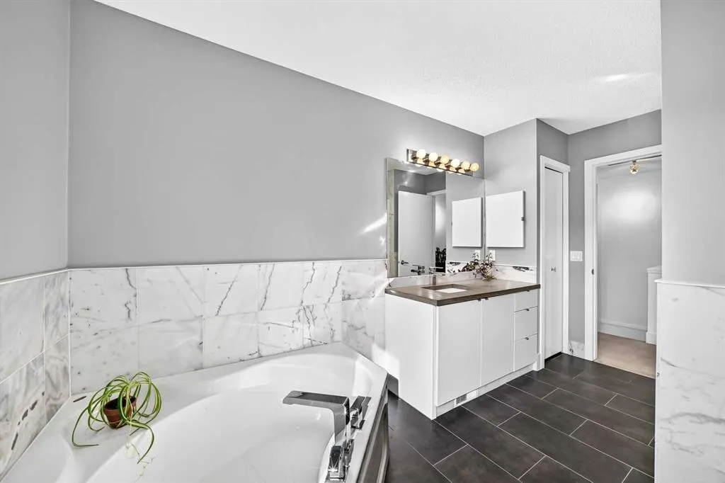555 Killarney Glen Court SW