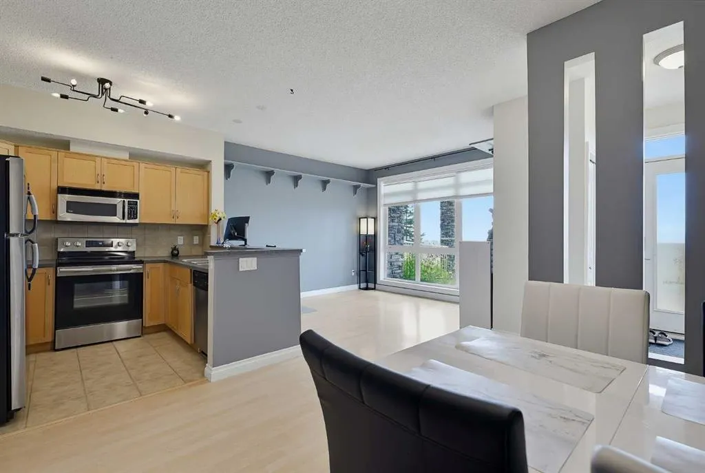 117 Rockyledge View NW #4