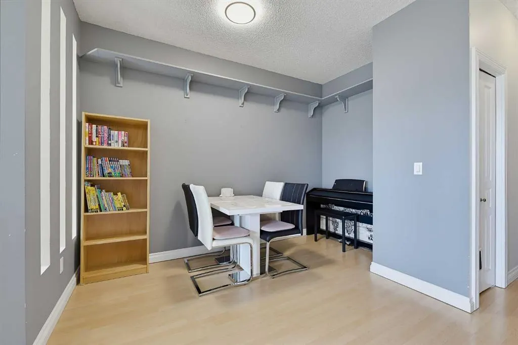 117 Rockyledge View NW #4