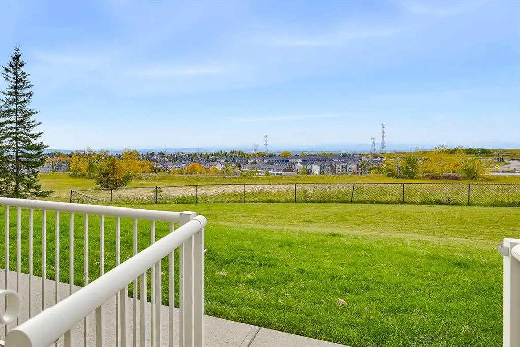 117 Rockyledge View NW #4