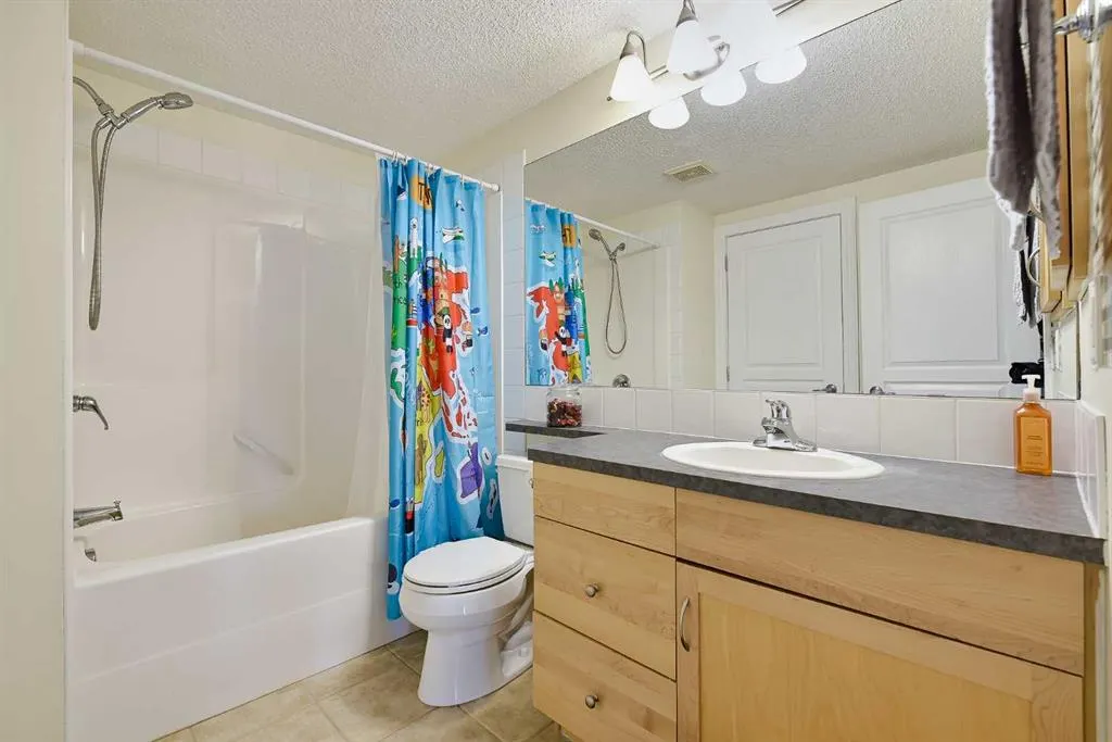 117 Rockyledge View NW #4