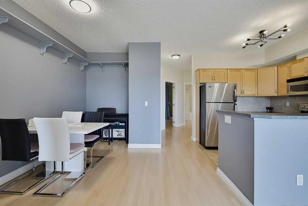 117 Rockyledge View NW #4
