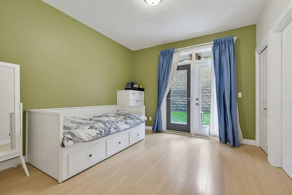 117 Rockyledge View NW #4