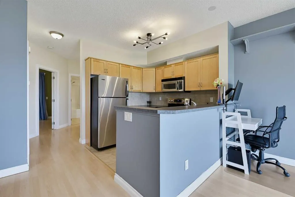 117 Rockyledge View NW #4