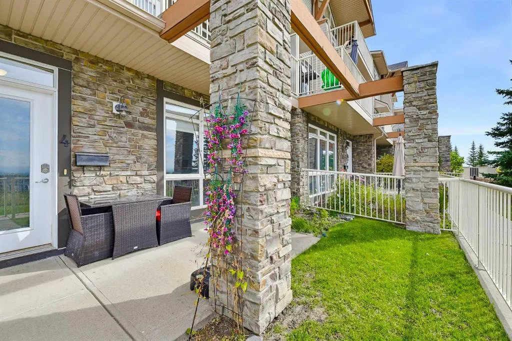 117 Rockyledge View NW #4
