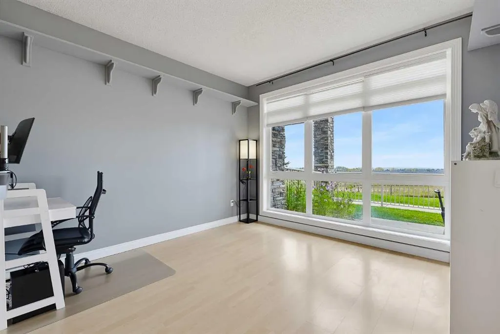 117 Rockyledge View NW #4