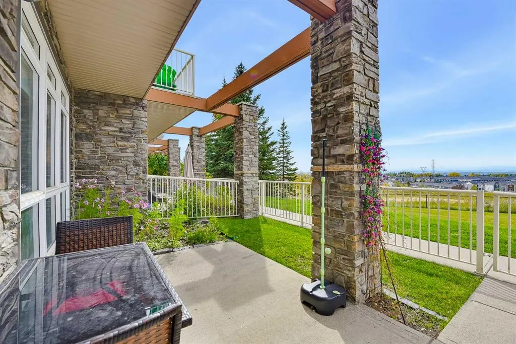 117 Rockyledge View NW #4