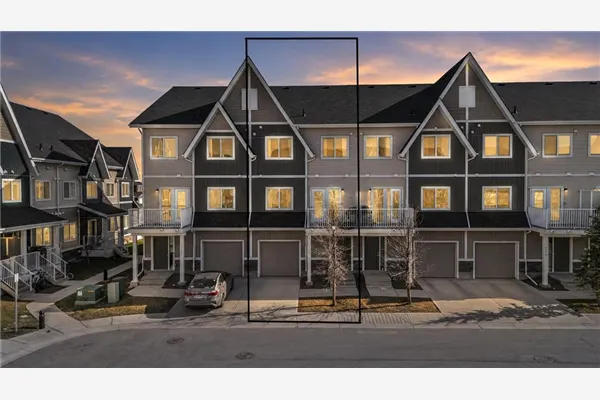 32 Red Embers Parade NE
