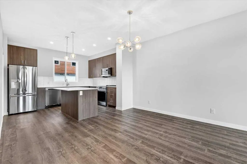 321 Hotchkiss Drive SE #605