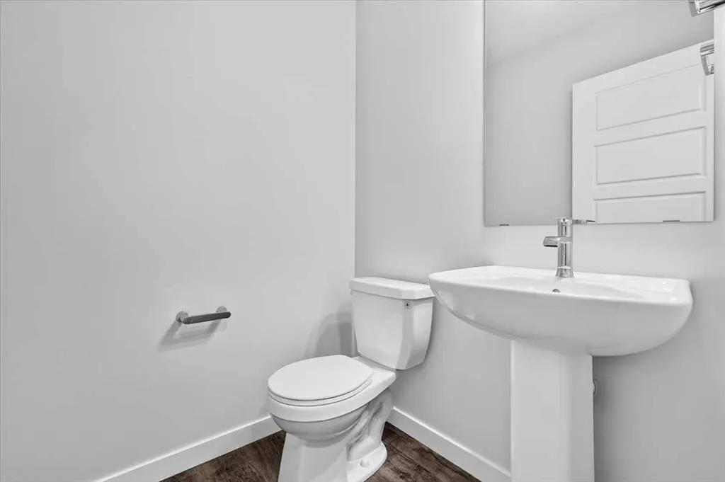 321 Hotchkiss Drive SE #605