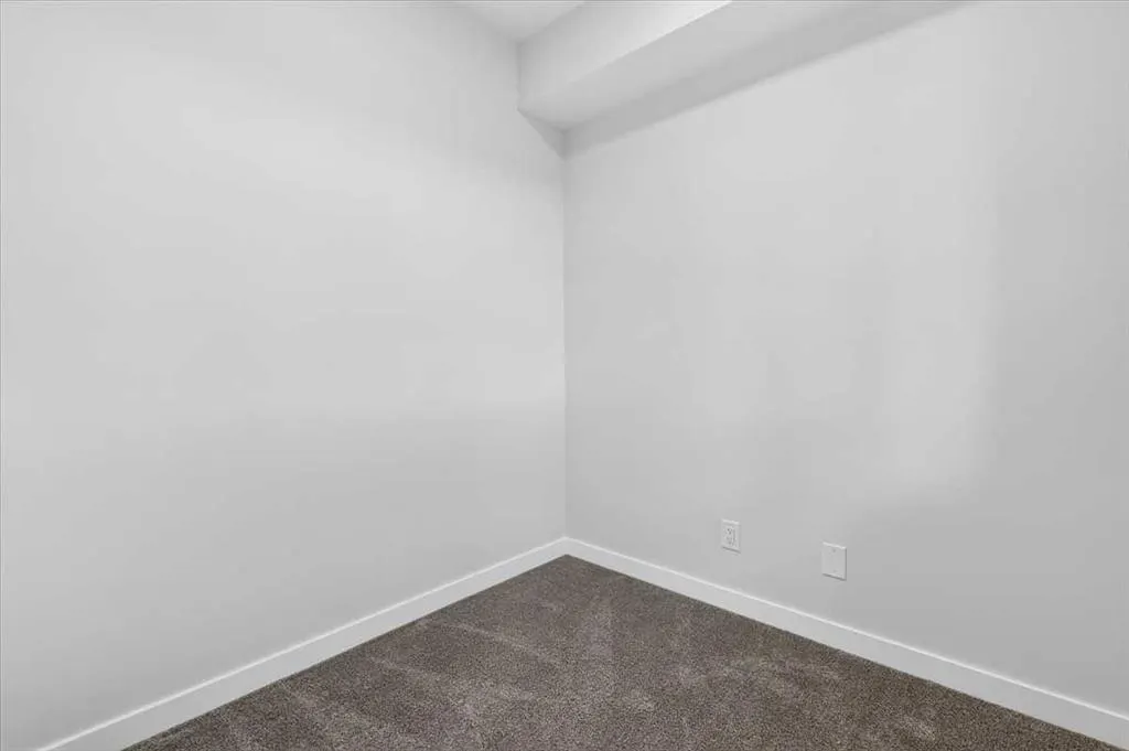 321 Hotchkiss Drive SE #605
