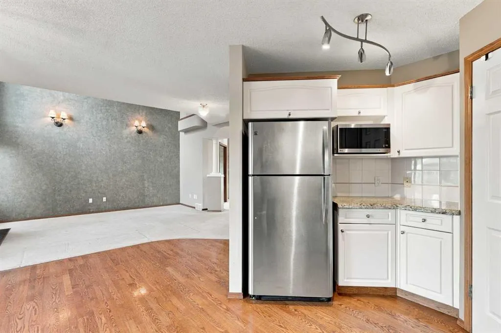 25 Arbour Ridge Park NW