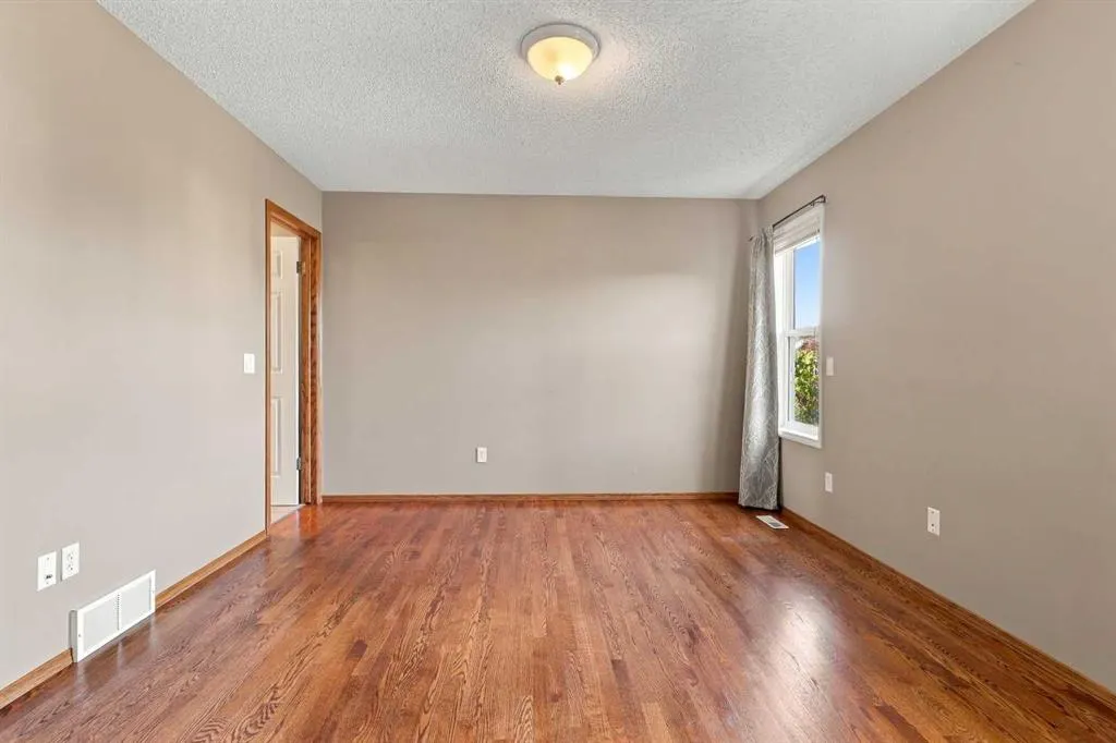 25 Arbour Ridge Park NW