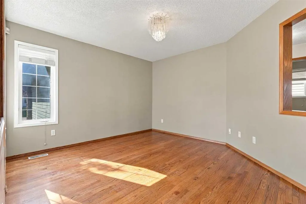 25 Arbour Ridge Park NW
