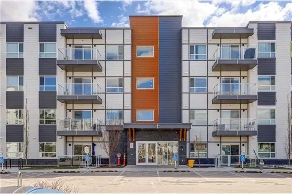 360 Harvest Hills Way NE