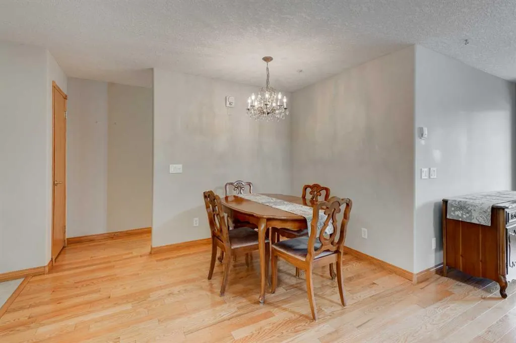 6868 Sierra Morena Boulevard SW #104