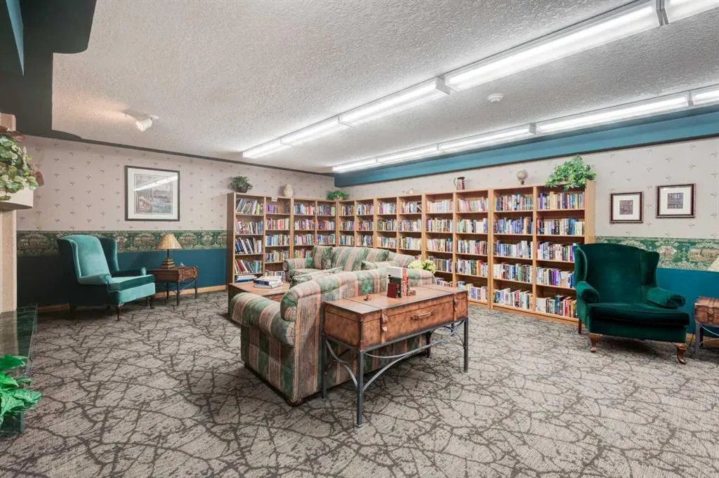 6868 Sierra Morena Boulevard SW #104
