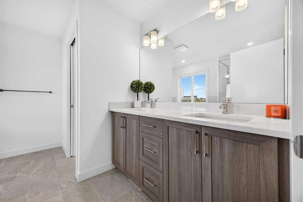 22 Copperhead Bay SE