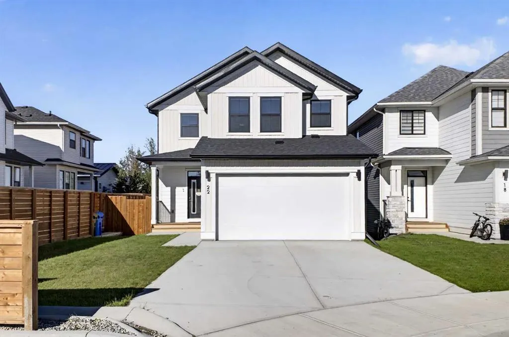 22 Copperhead Bay SE
