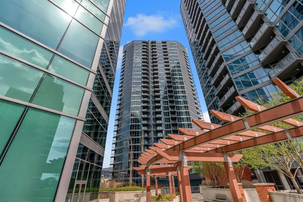 225 11 Avenue SE #2301