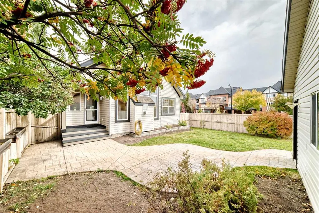 73 Inverness Green SE