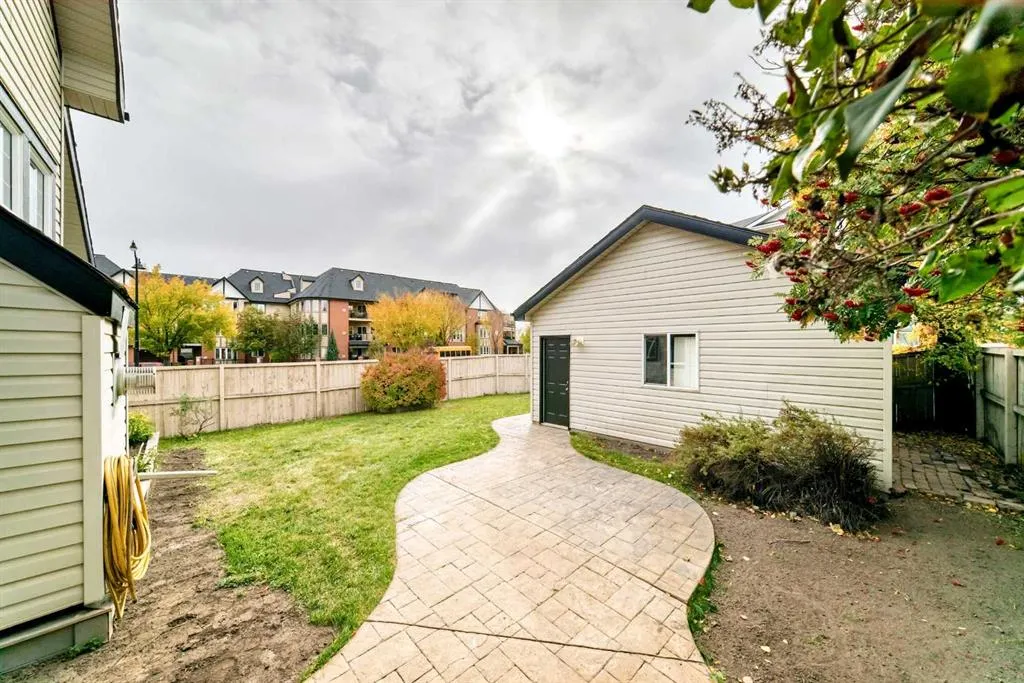 73 Inverness Green SE