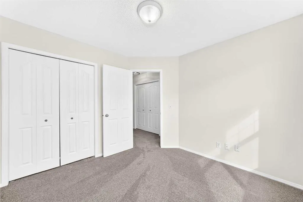 73 Inverness Green SE